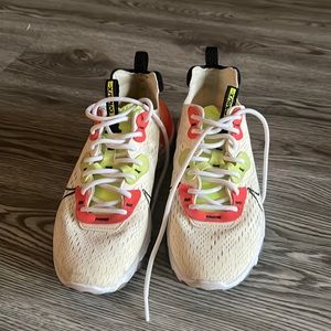 Nike sneakers 8.5 used